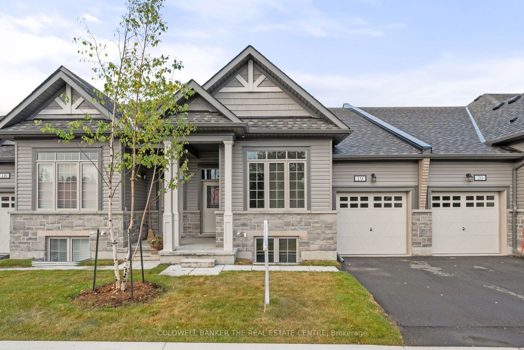 Photo of 17 Lakewood Crescent #19, Kawartha Lakes, ON K0M 1A0 (MLS # X14028430)