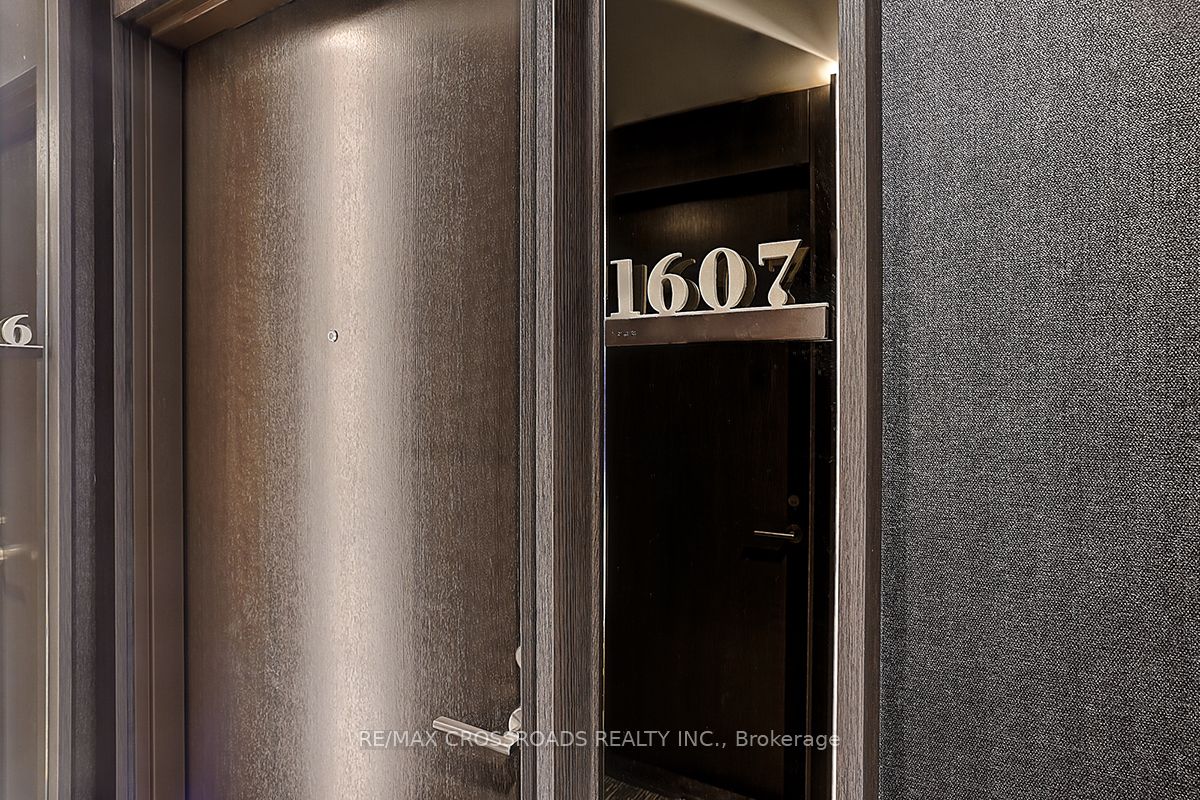 11 Yorkville Avenue 1607
