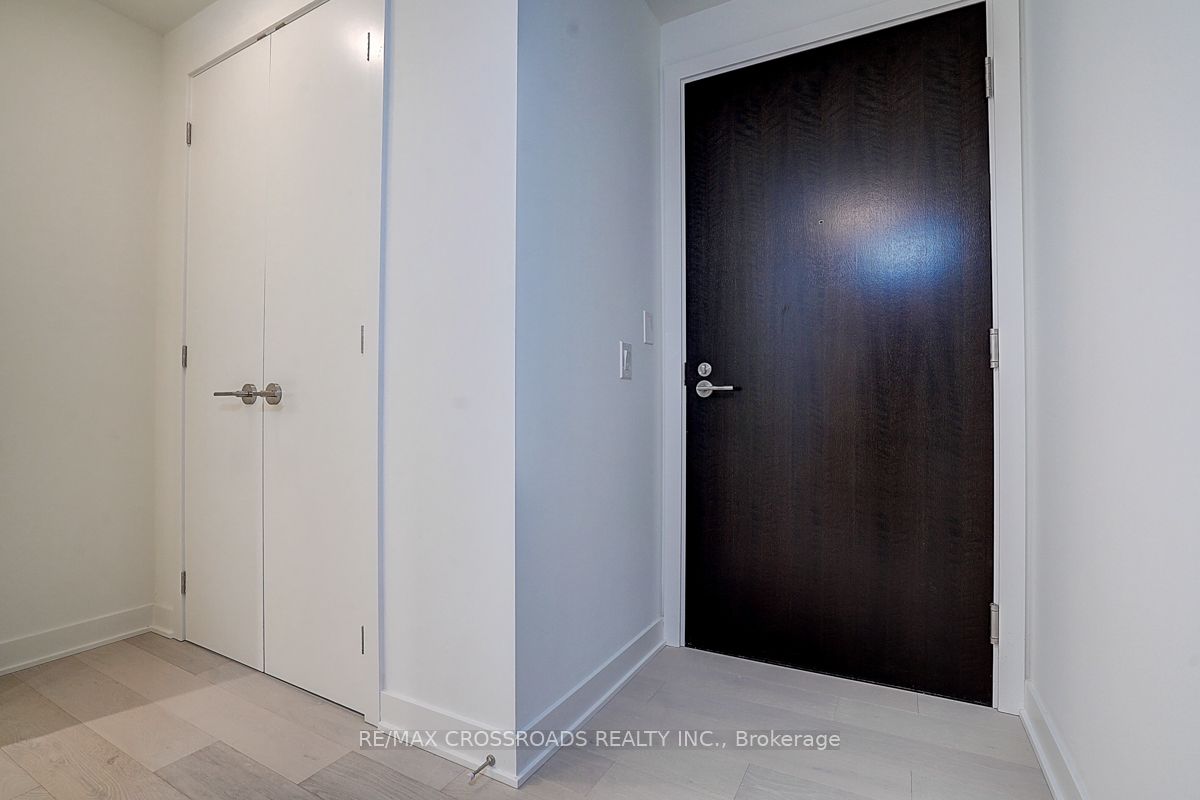 11 Yorkville Avenue 1607