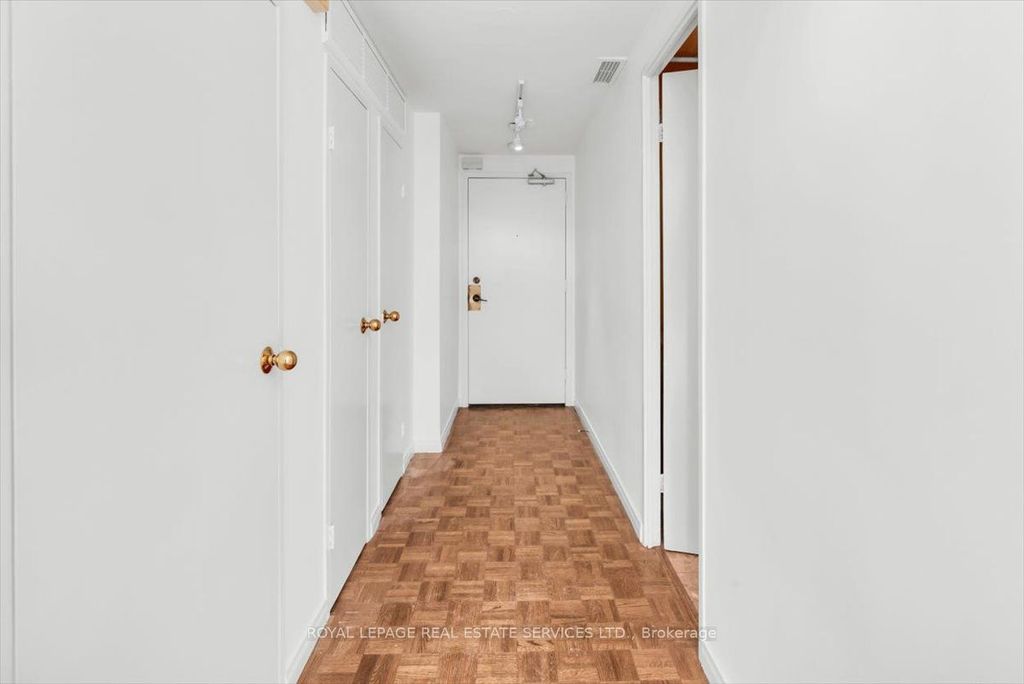 Photo of 190 St George Street #1005, Toronto, ON M5R 2N4 (MLS # C12915302)