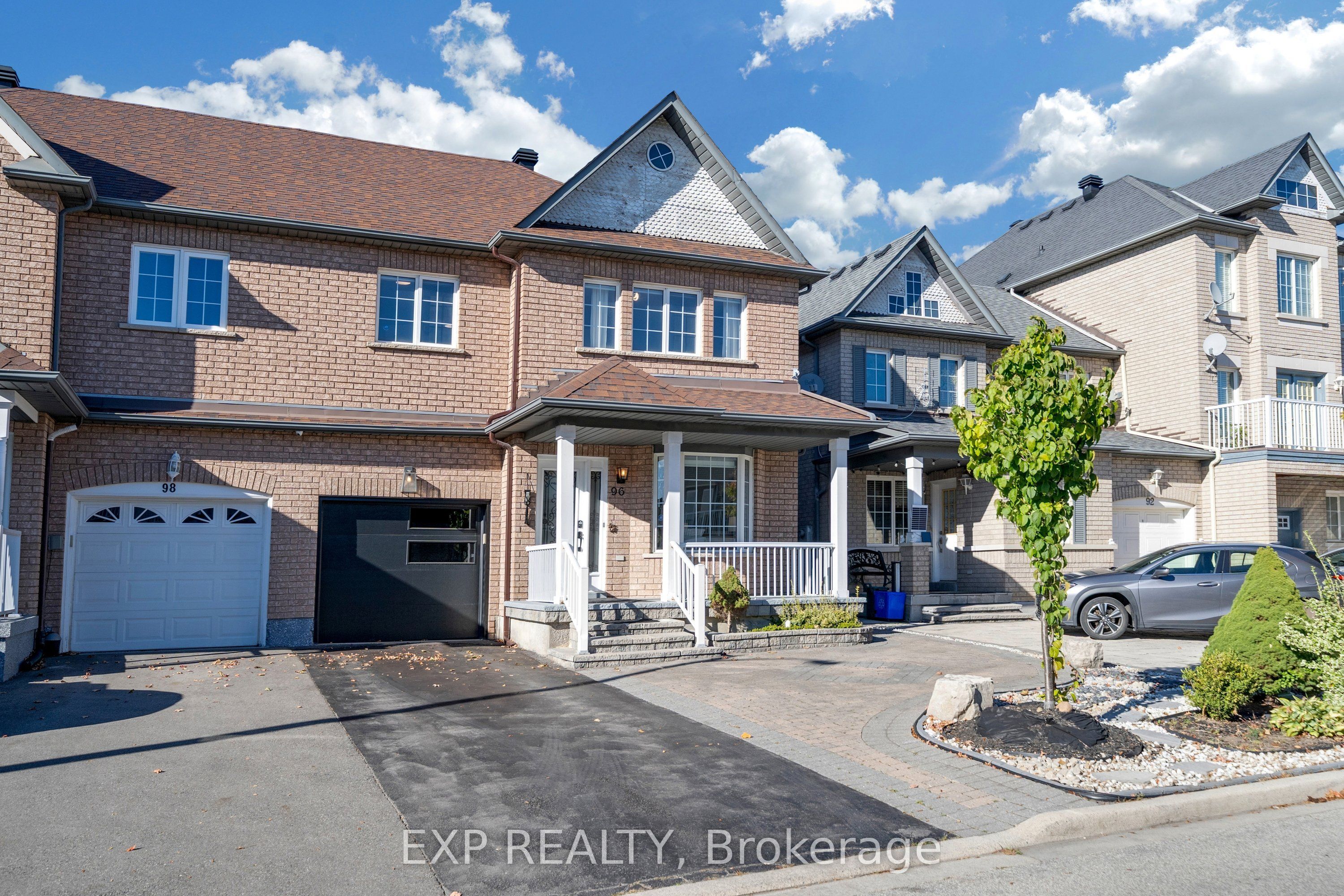 96 Grand Valley Boulevard