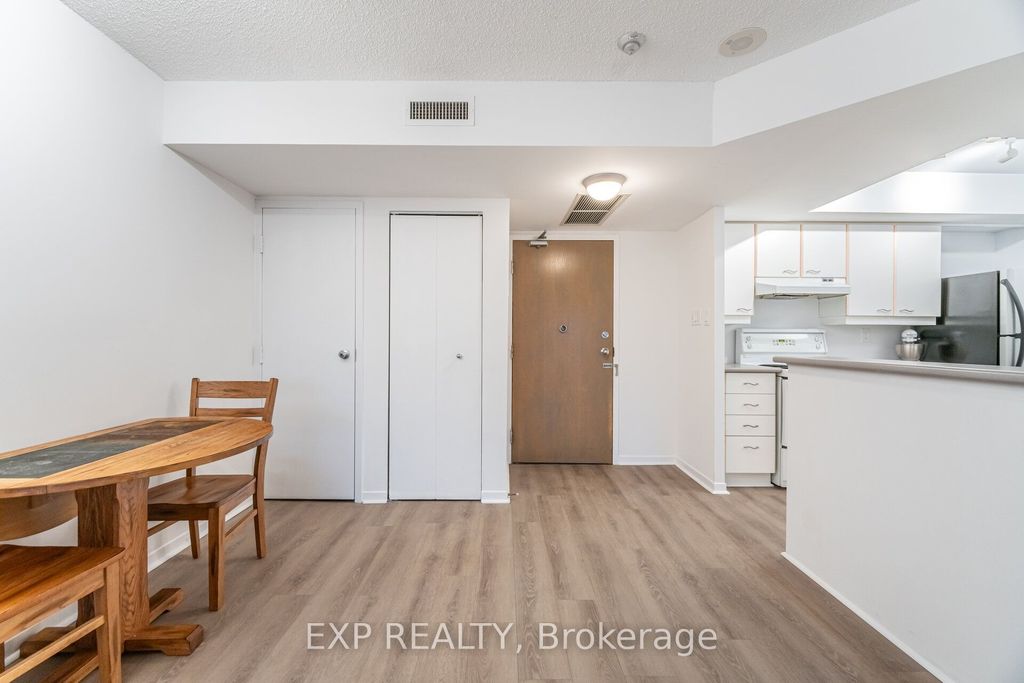 Photo of 1001 Bay Street #617, Toronto, ON M5S 3A6 (MLS # C12597110)