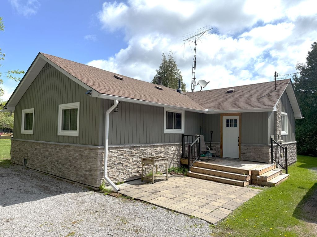 Photo of 2473 Selwyn Bay Lane, Selwyn, ON K0L 2H0 (MLS # X12393966)