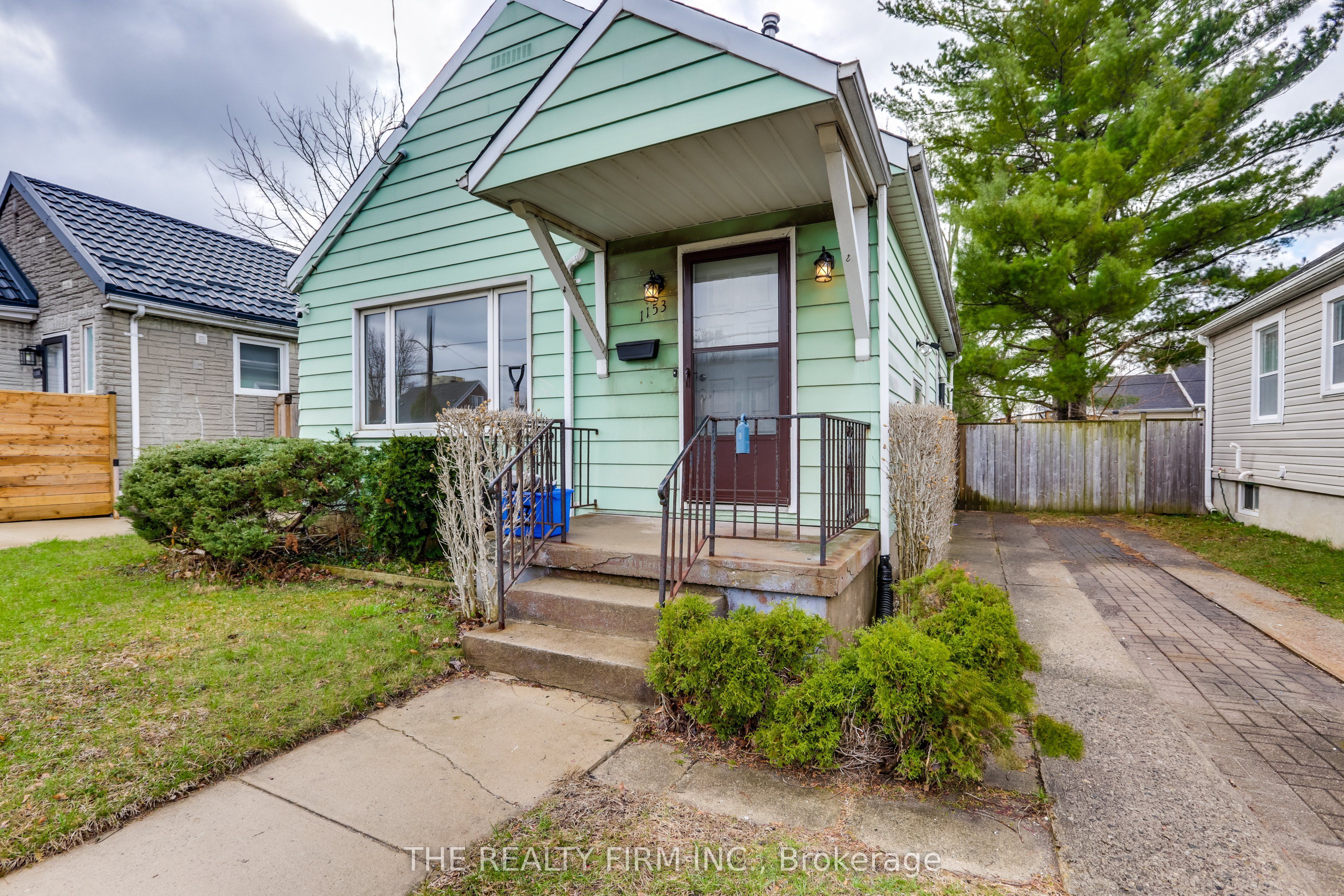 1153 Trafalgar Street