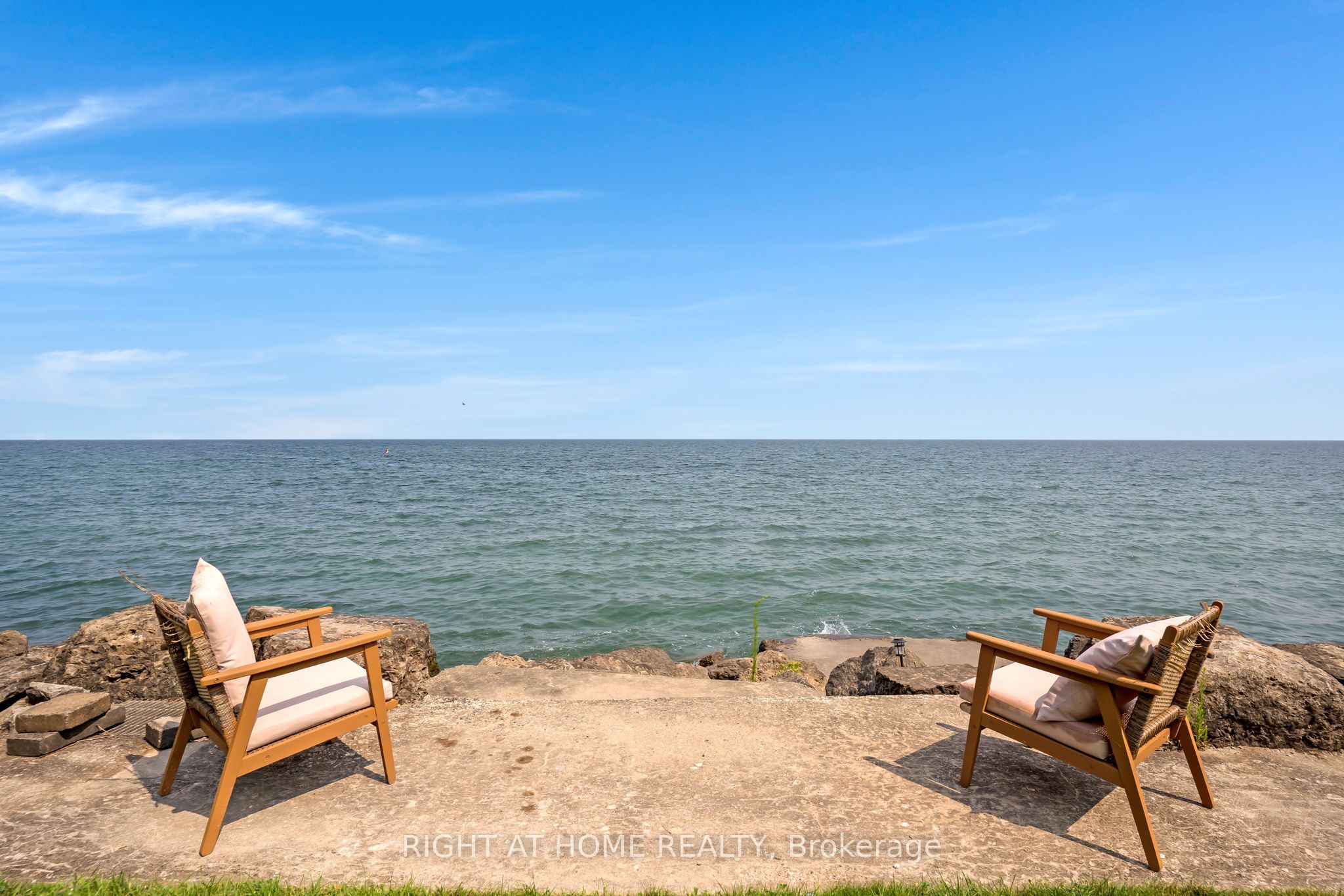 1360 LAKESHORE Road W