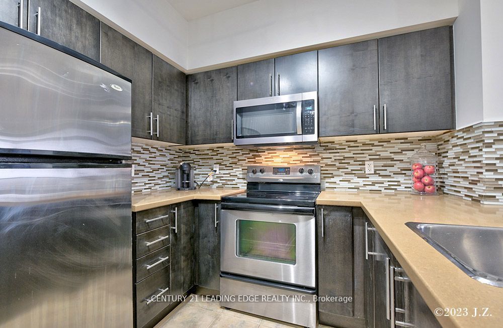 9225 Jane Street 911