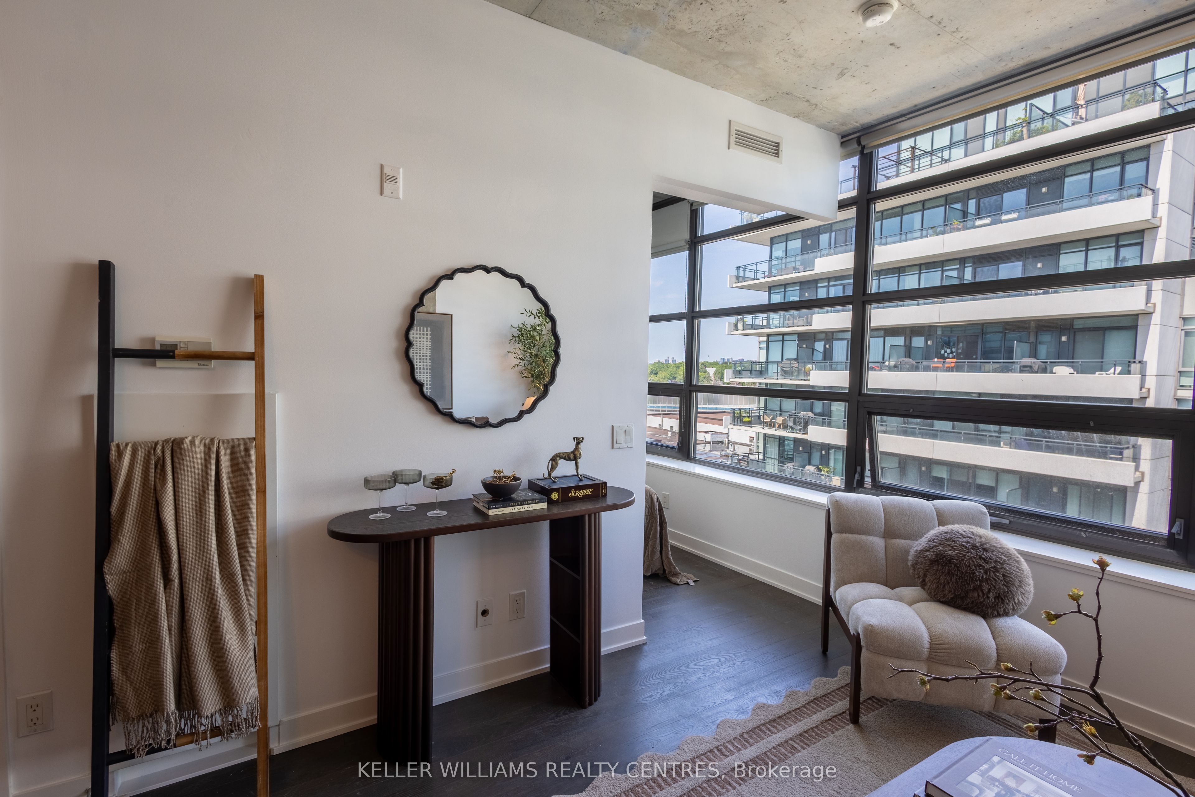 1201 Dundas Street E 806