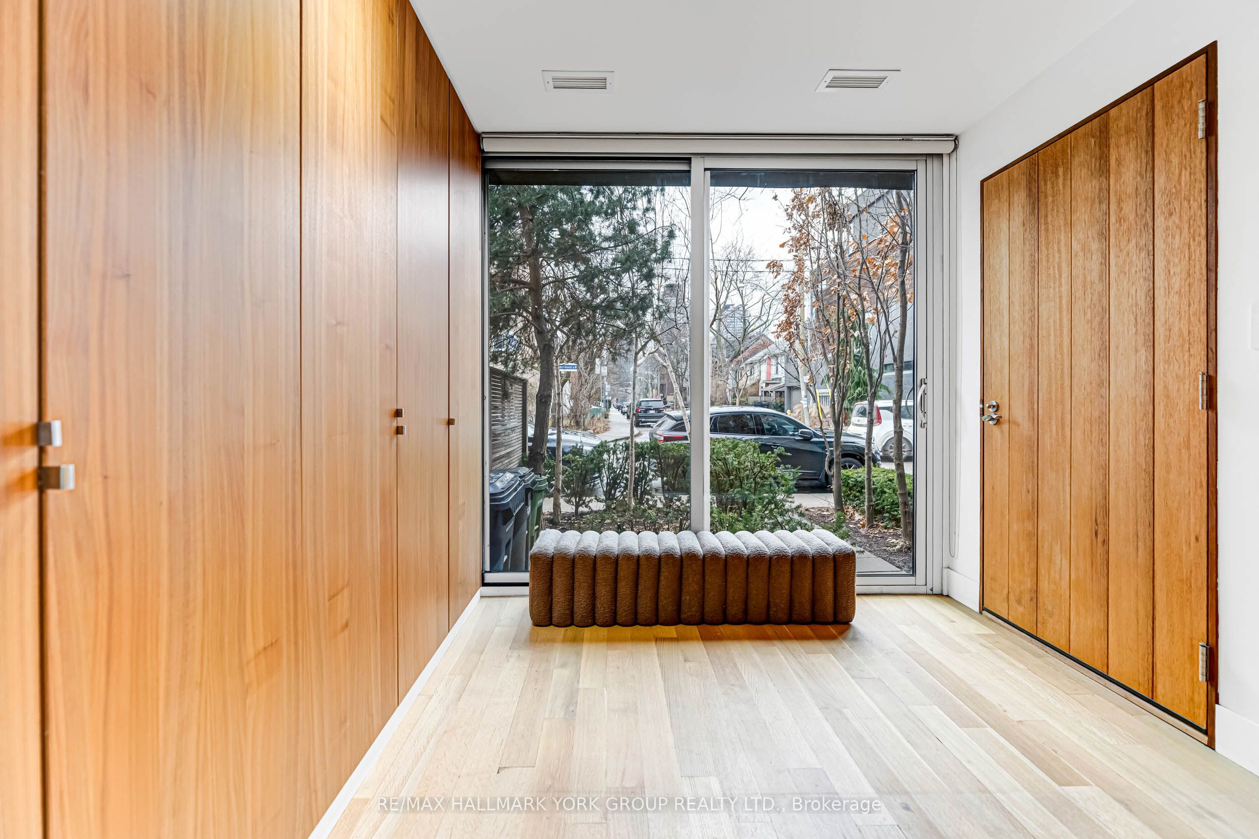 840 Richmond Street W