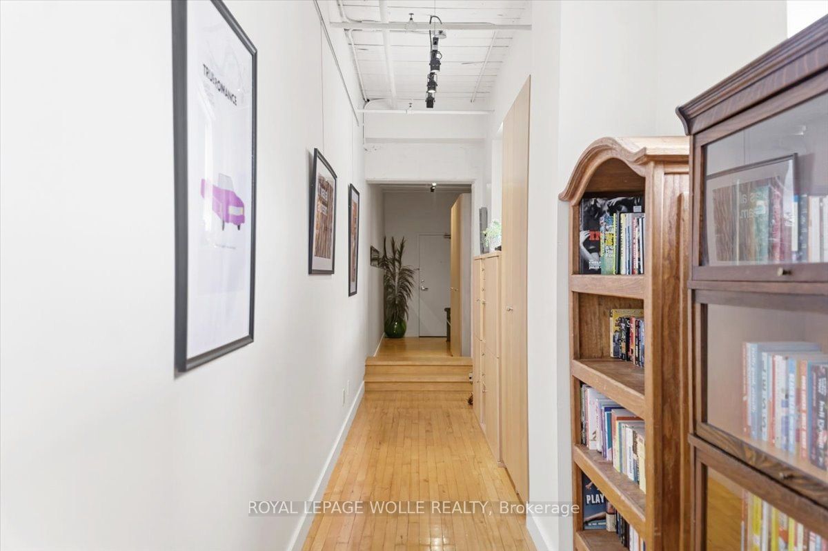 326 Carlaw Avenue 211