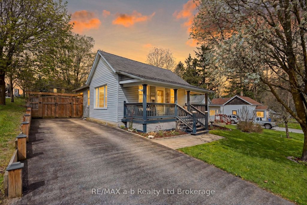 Photo of 210 Russell Street, Woodstock, ON N4S 2Z2 (MLS # X13076334)