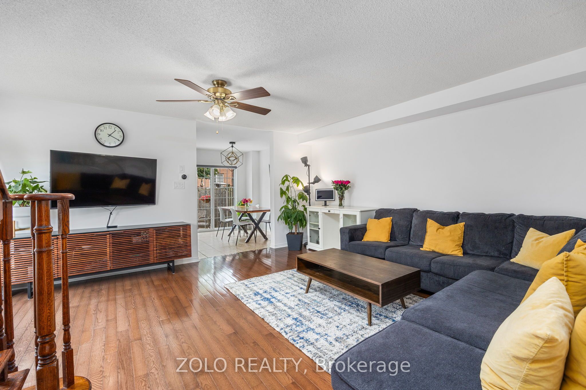 79 Crystalview Crescent S