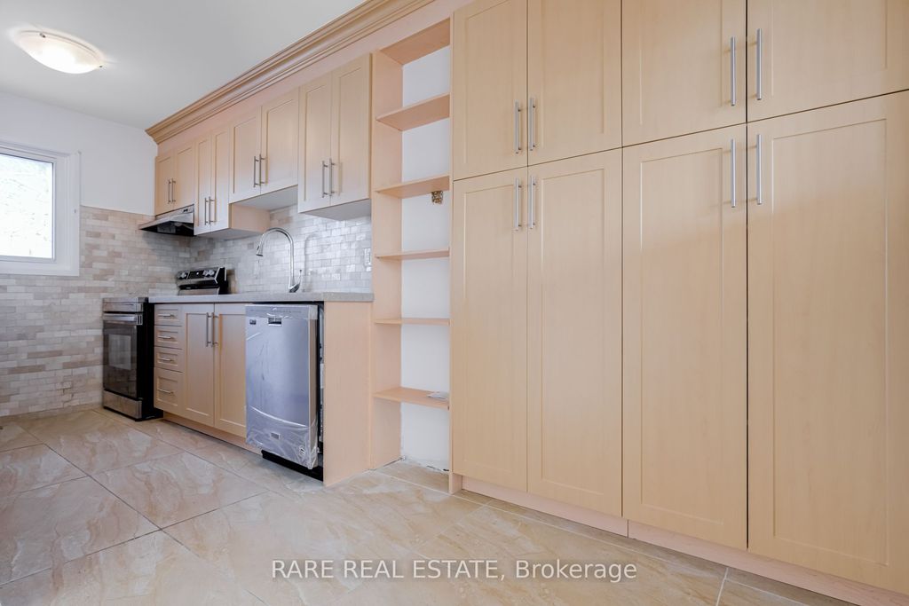 Photo of 2 Greenhills Square, Brampton, ON L6S 2J4 (MLS # W12772332)