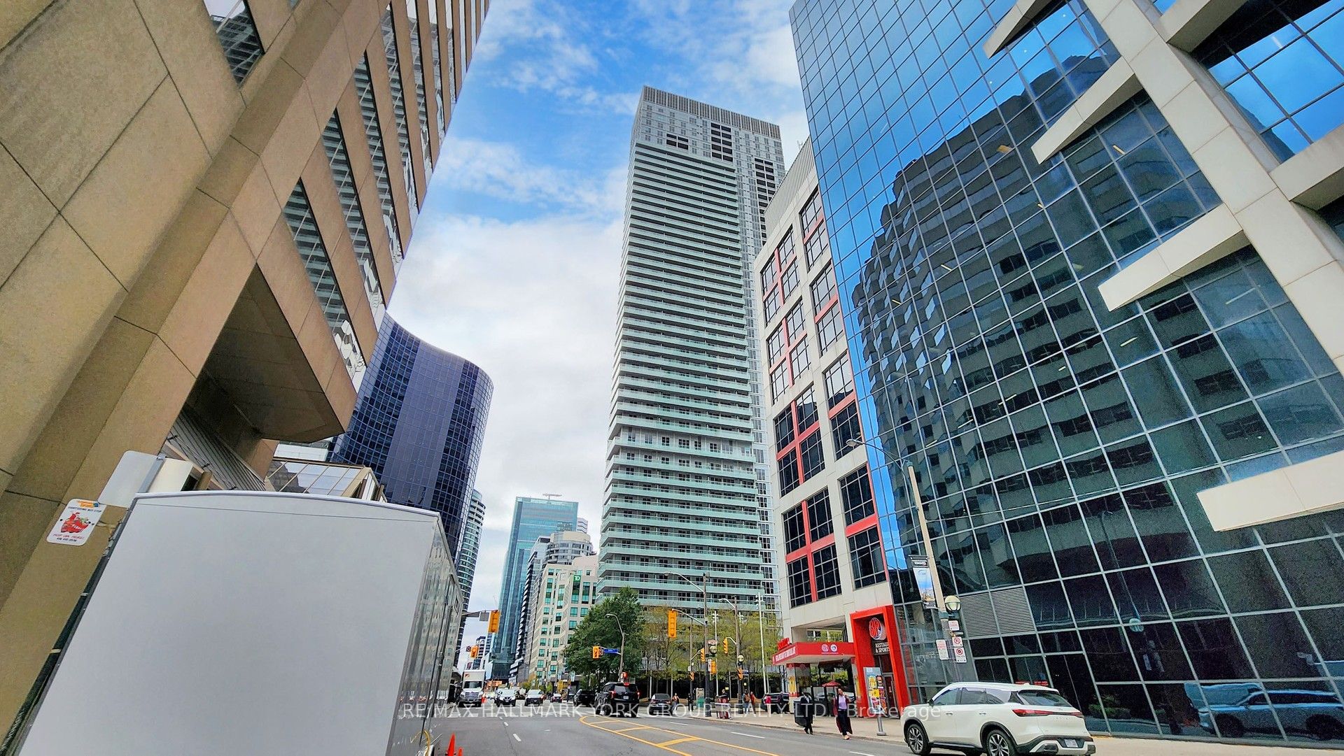 300 Front Street W 914