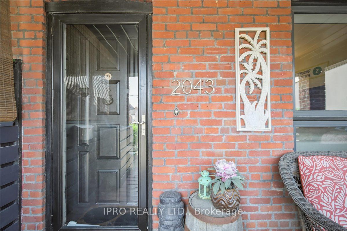 2043 Davenport Road
