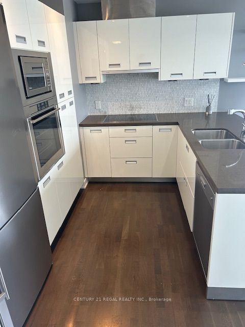 90 Parklawn Road 2111