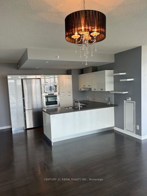 90 Parklawn Road 2111