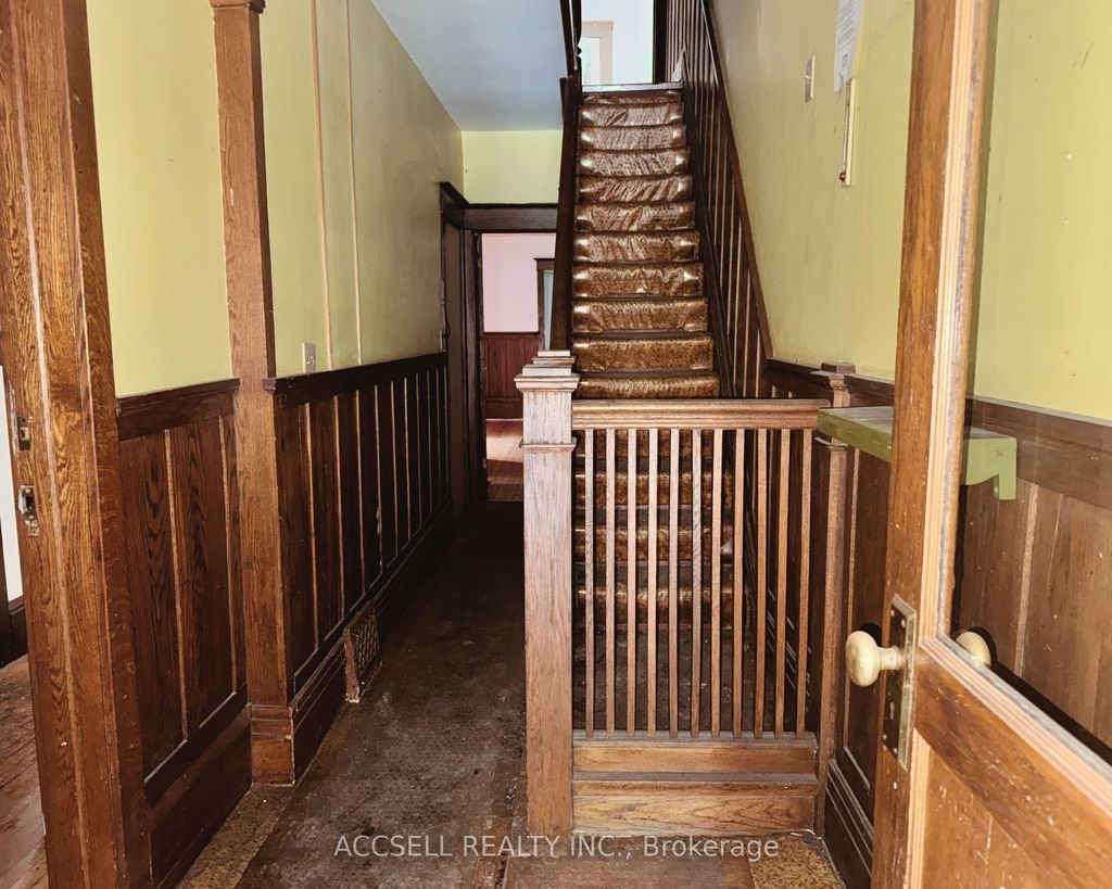 Photo of 683 Broadview Avenue, Toronto, ON M4K 2P4 (MLS # E12541884)