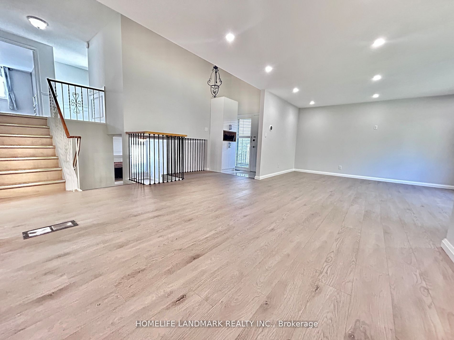 18 Summerfeldt Crescent