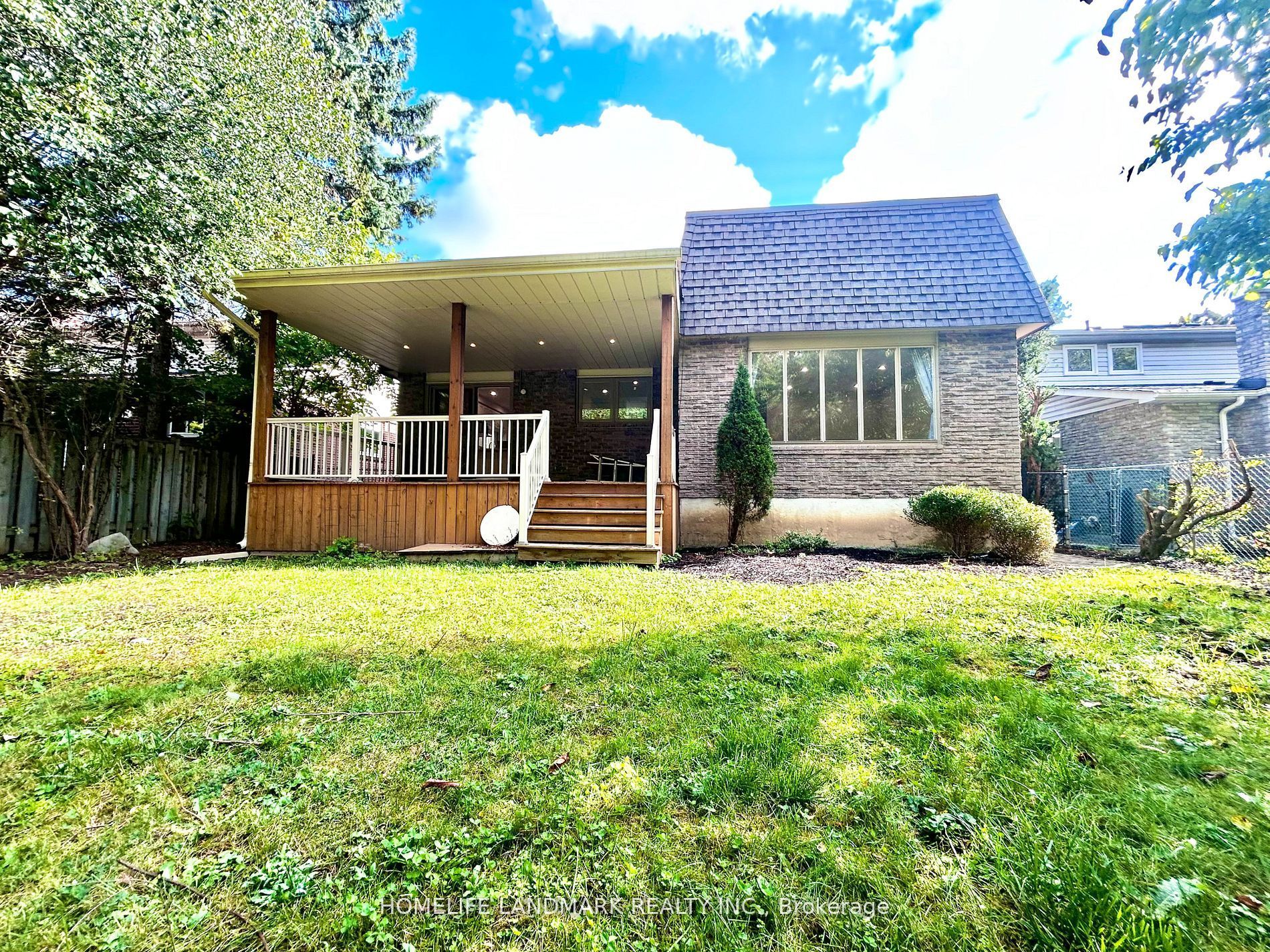 18 Summerfeldt Crescent