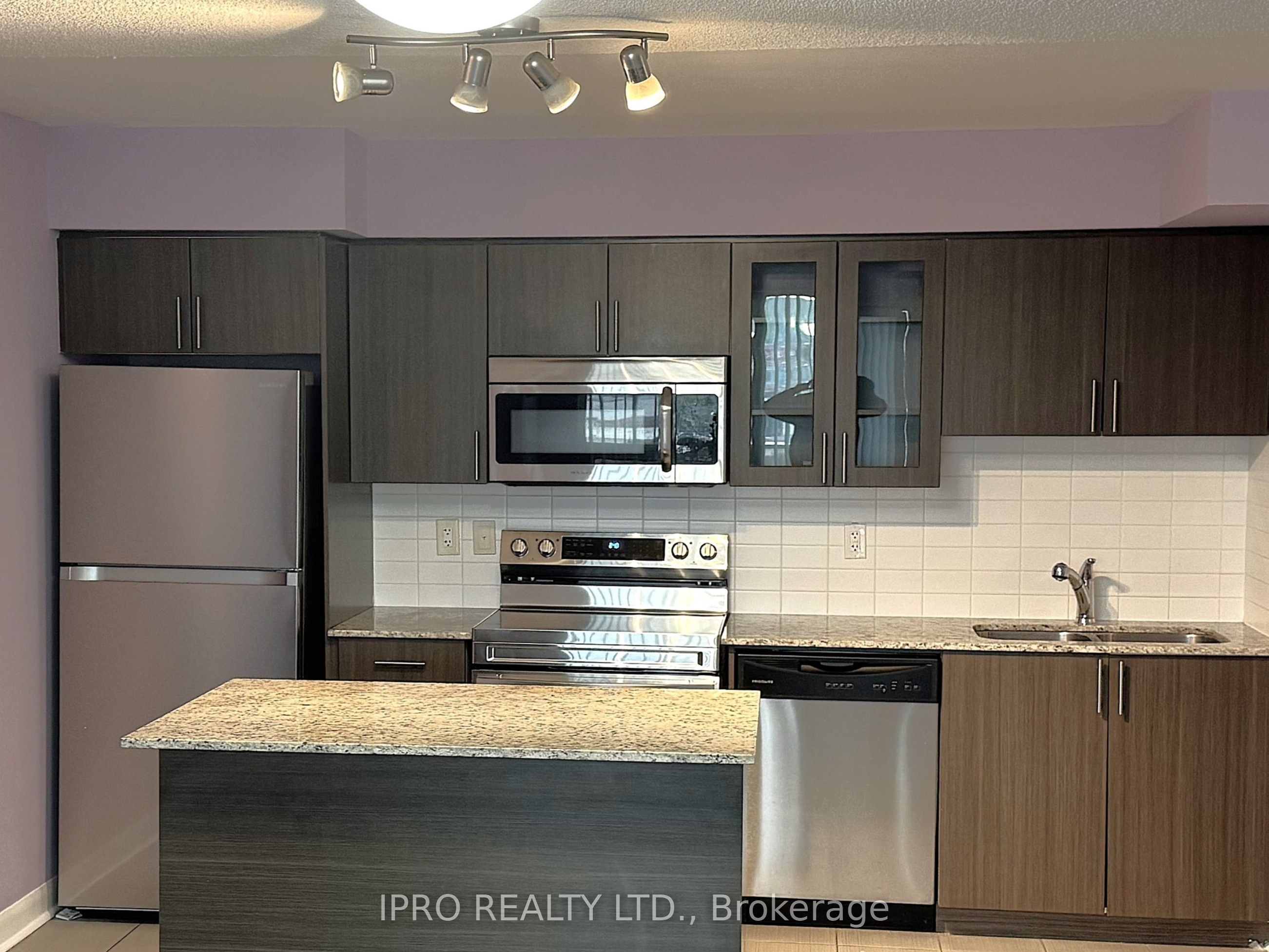 75 Norman Bethune Avenue 803