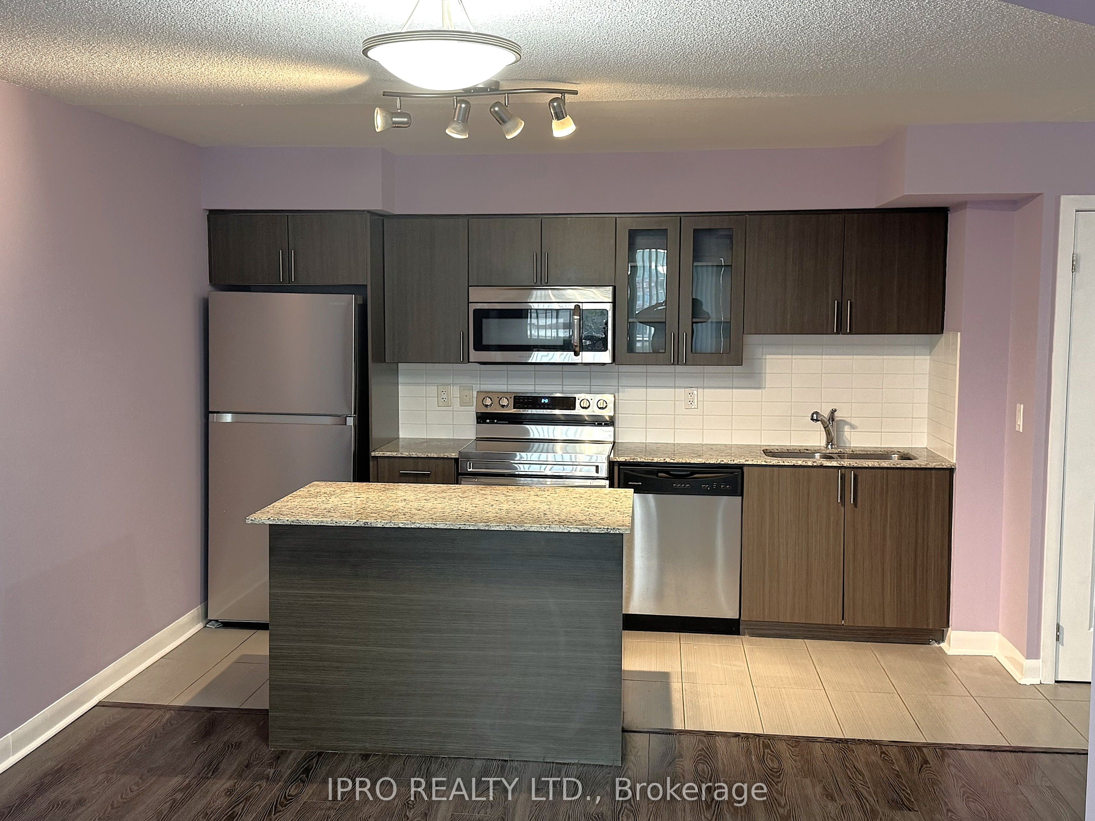 75 Norman Bethune Avenue 803