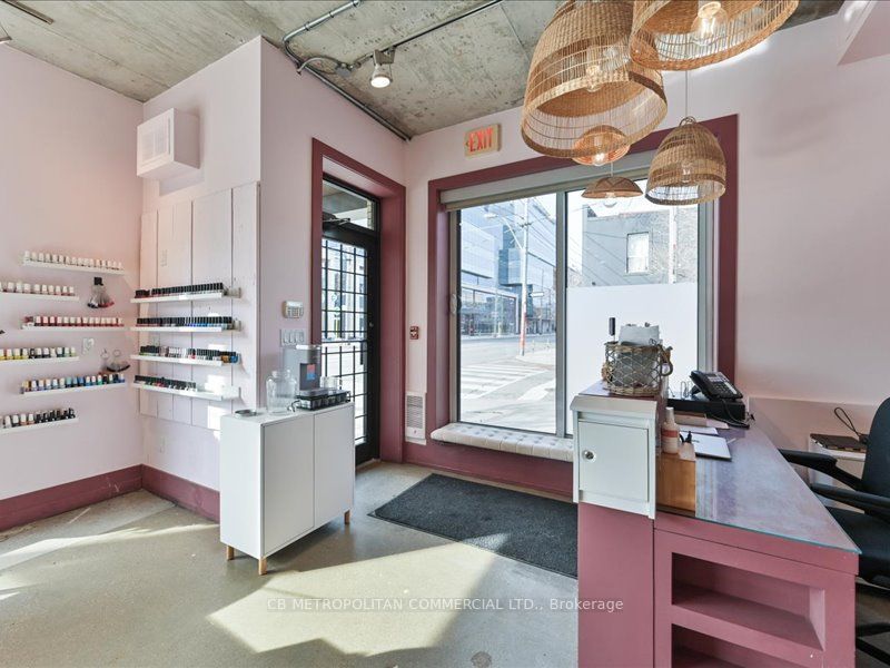968 Queen Street W