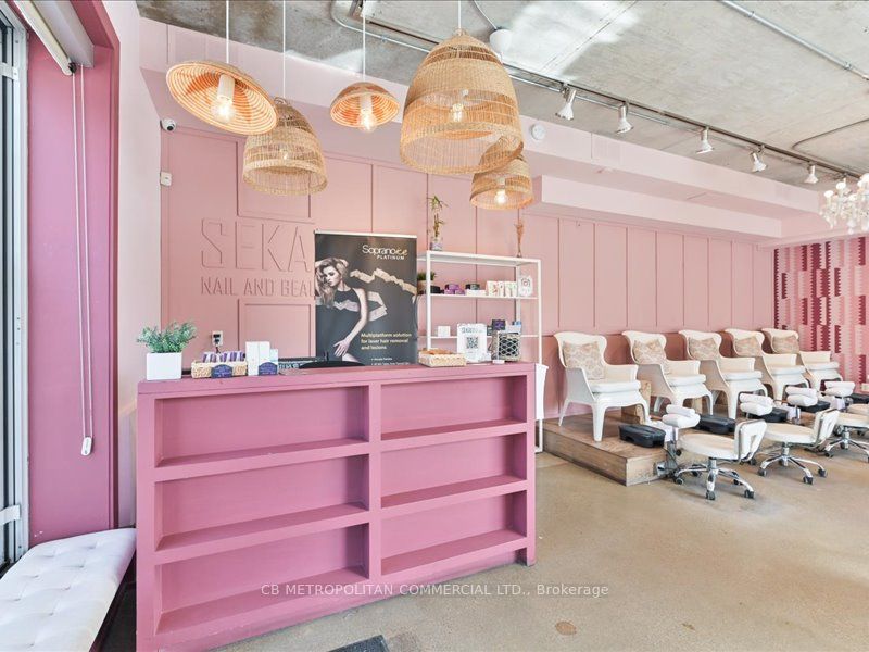 968 Queen Street W