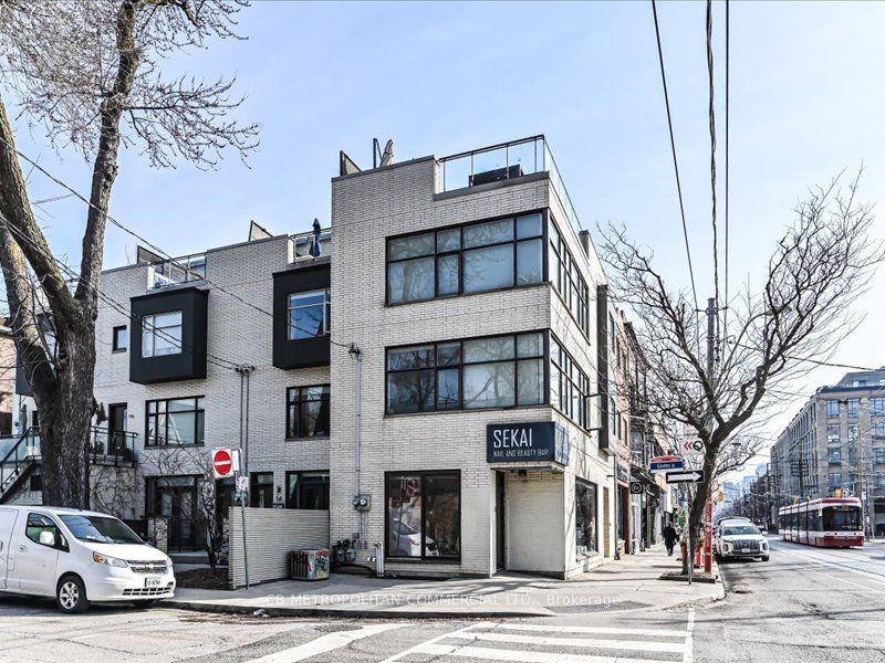 968 Queen Street W