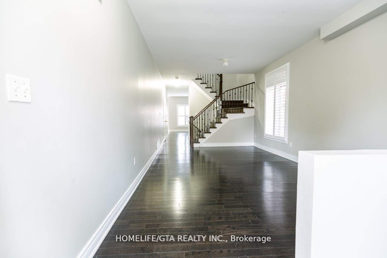 154 Goldenwood Crescent