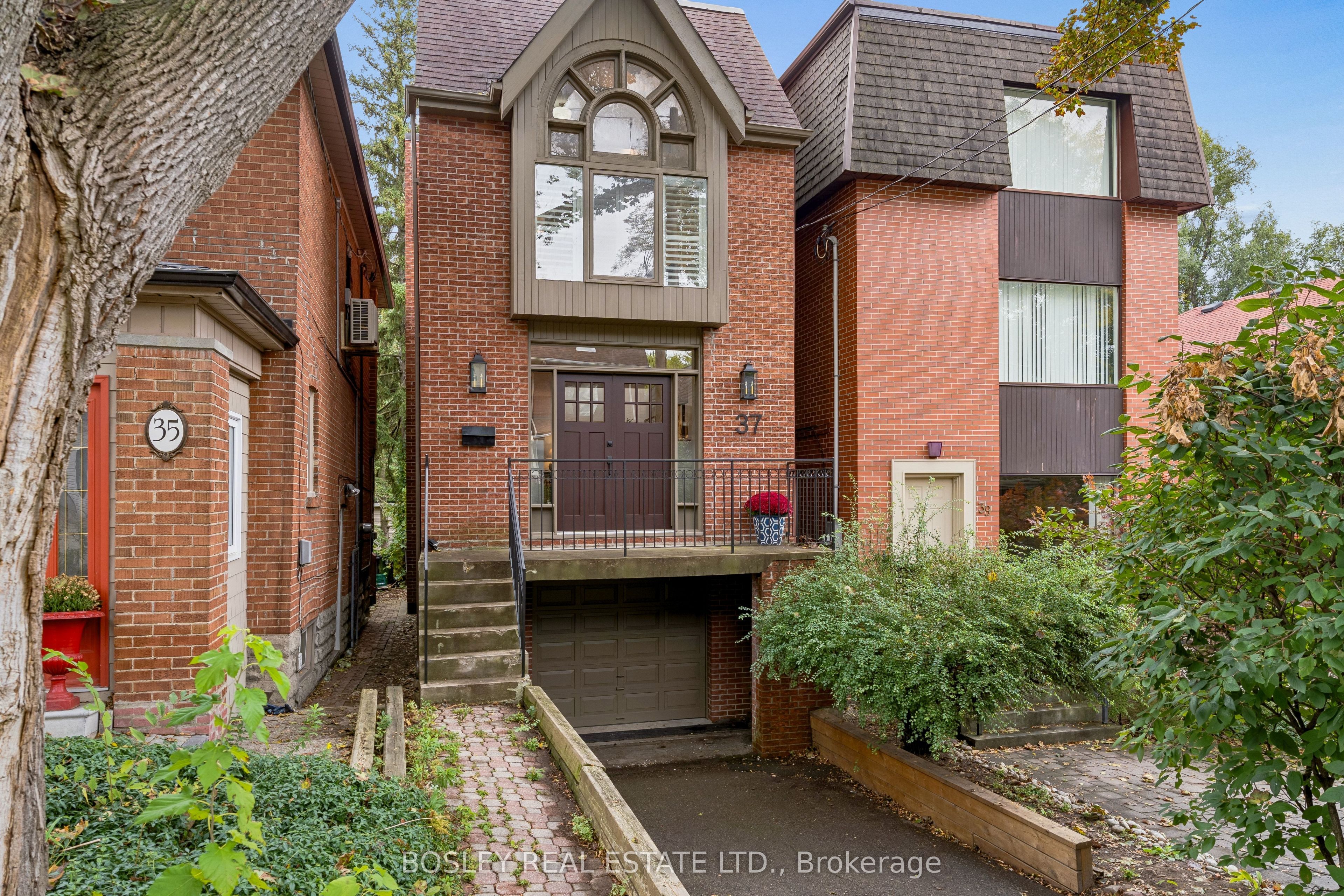 37 Hillsview Avenue