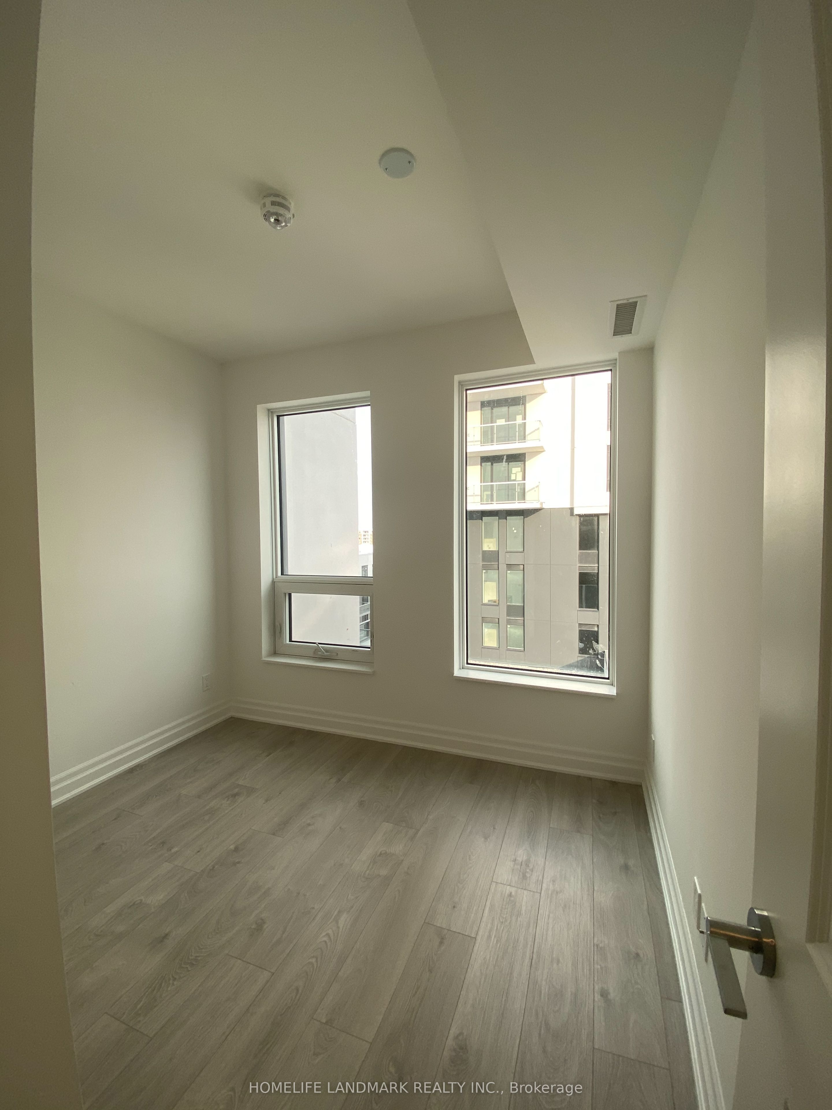 10 Rouge Valley Drive W 908A