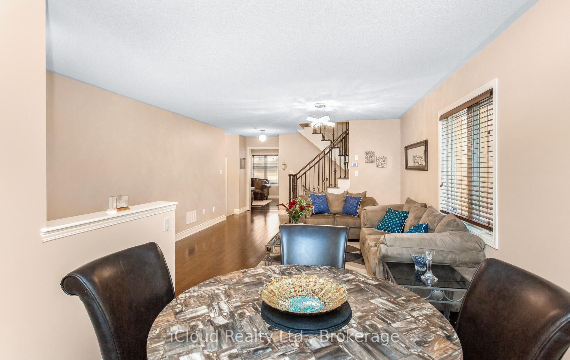 491 Landsborough Avenue