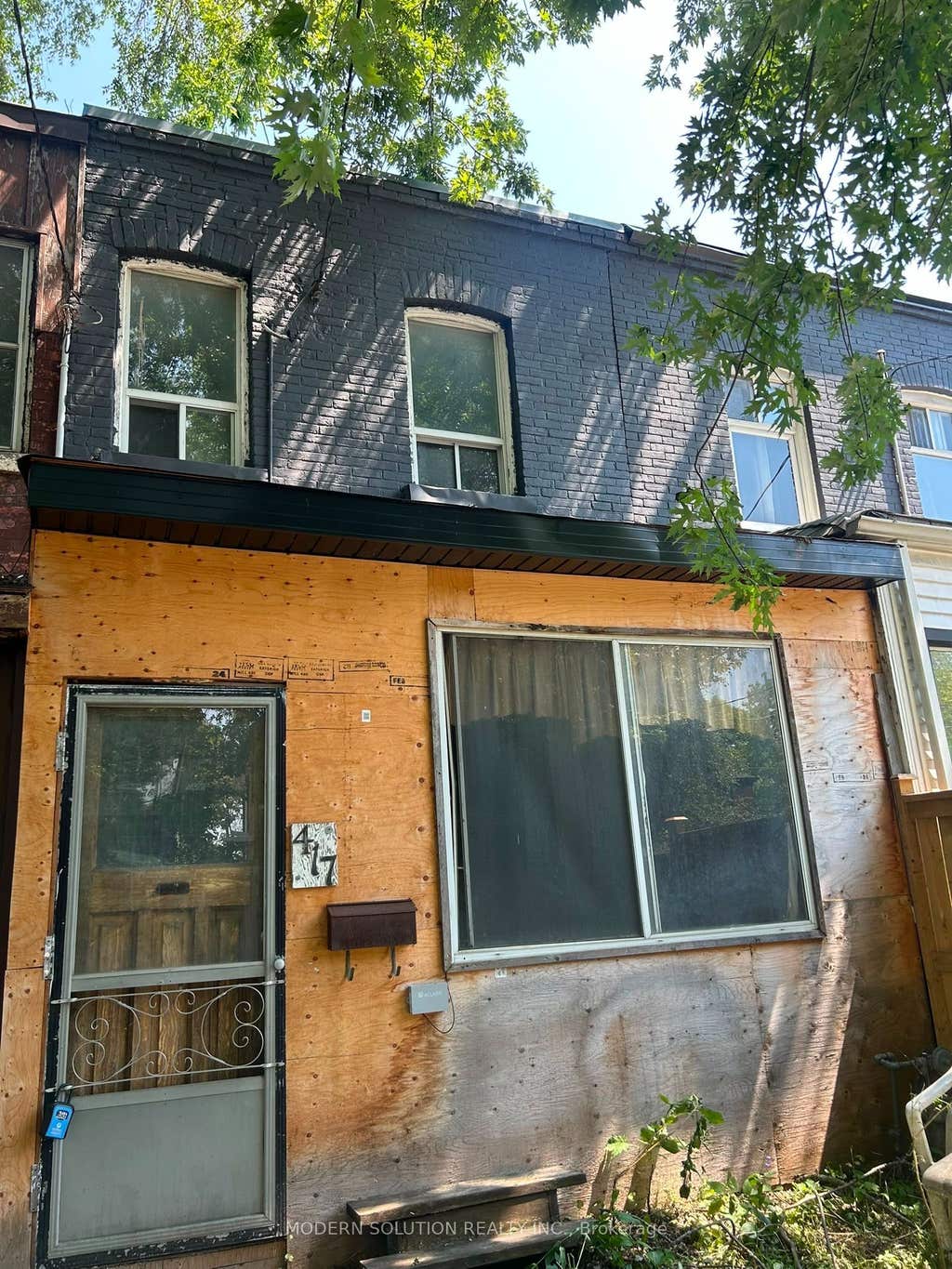 Photo of 417 Leslie Street, Toronto, ON M4M 3E3 (MLS # E13628958)