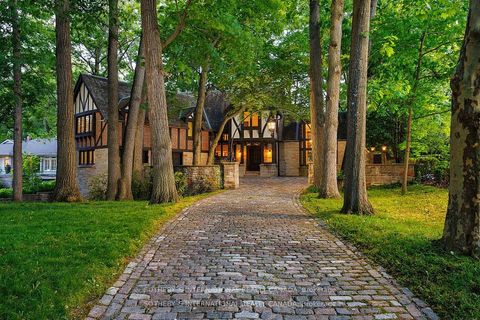 38 Edenbrook Hill Toronto ON M9A 3Z6