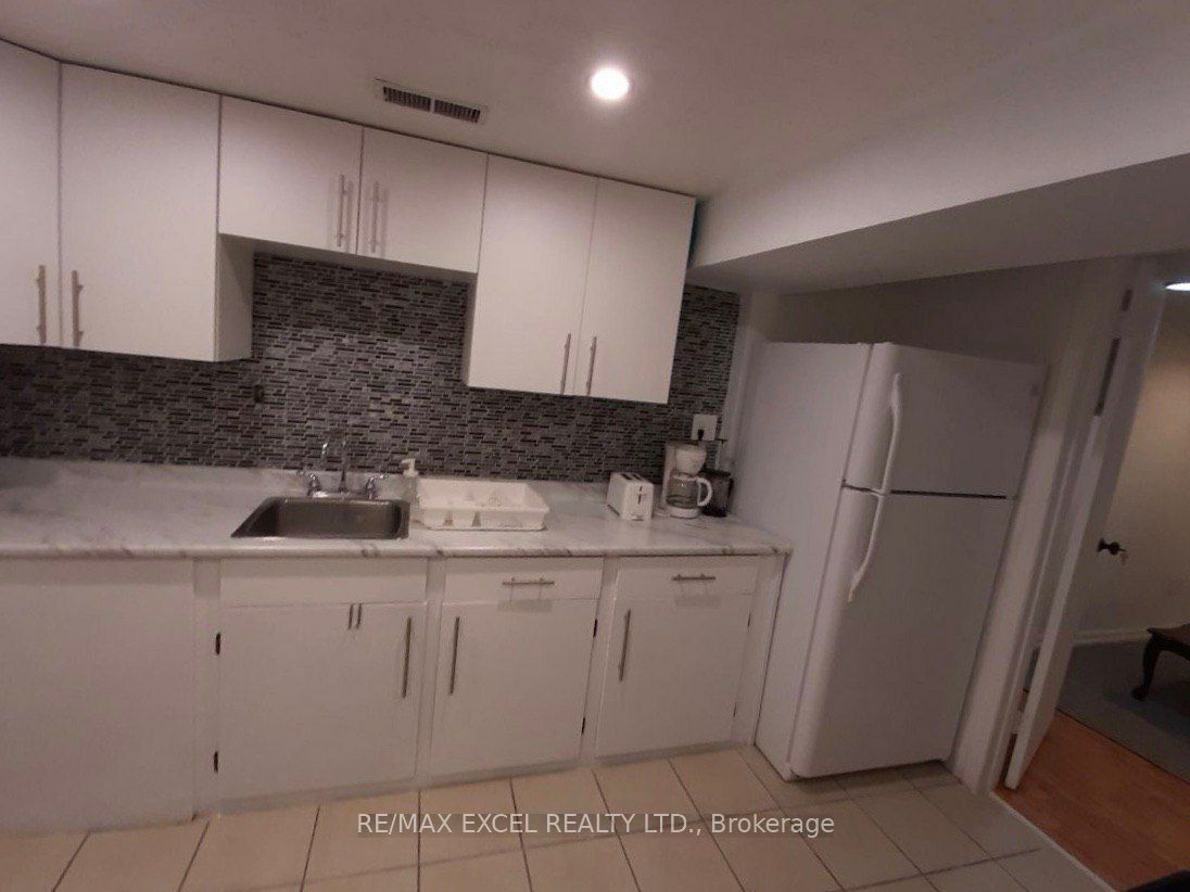 Photo 1 of 8 — 54 Green Bush Road, Toronto, ON M2M 1P3