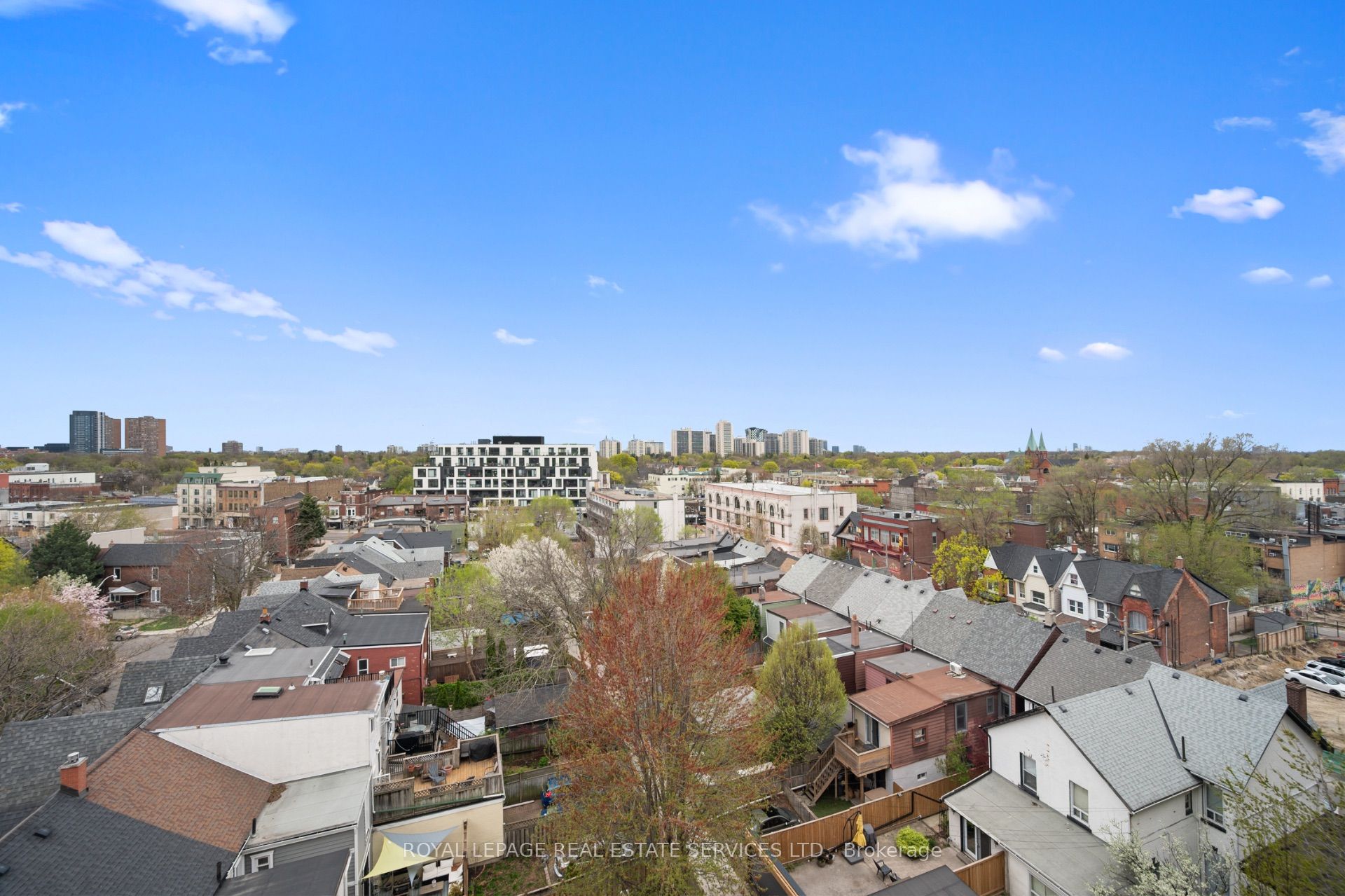 Toronto, ON M6P 5A2, Canada, 2 Bedrooms Bedrooms, ,1 BathroomBathrooms,Residential,Active,187512