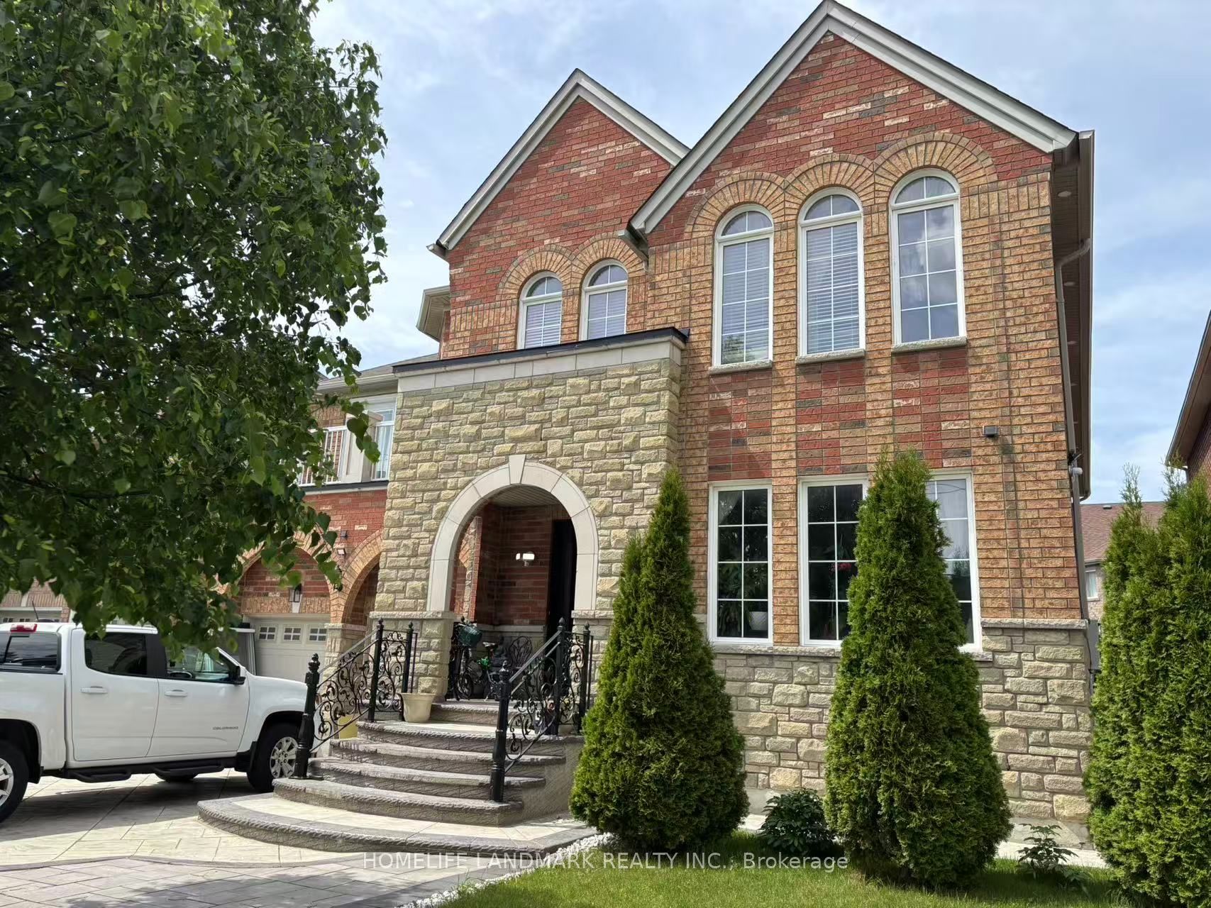 28 Lugano Crescent