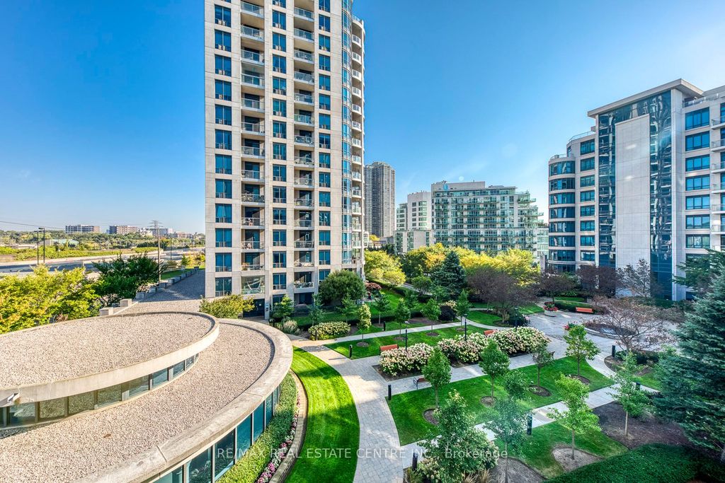Photo of 2087 Lake Shore Boulevard W #401, Toronto, ON M8V 4G3 (MLS # W12446300)