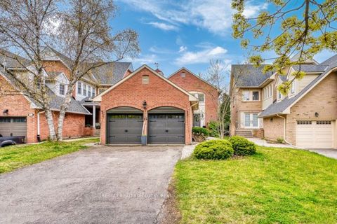 15 Redwood Lane Markham ON L3R 3Z1