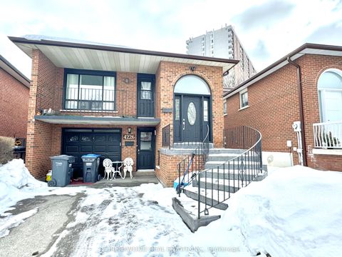 4226 POLTAVA Crescent Mississauga ON L4W 3C1