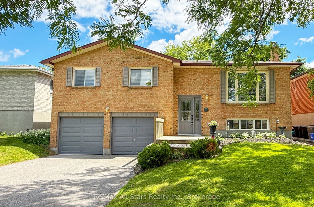 Photo of 39 Applewood Crescent, Scugog, ON L9L 1G7 (MLS # E13809572)