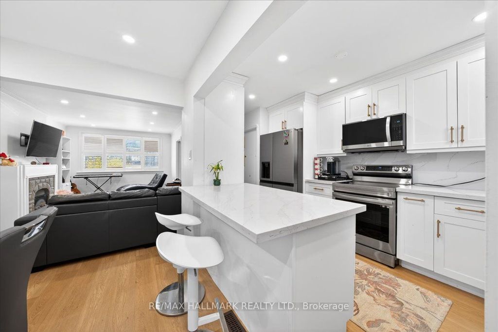 Photo of 910 Eglinton Avenue E, Toronto, ON M4G 2L3 (MLS # C13049780)