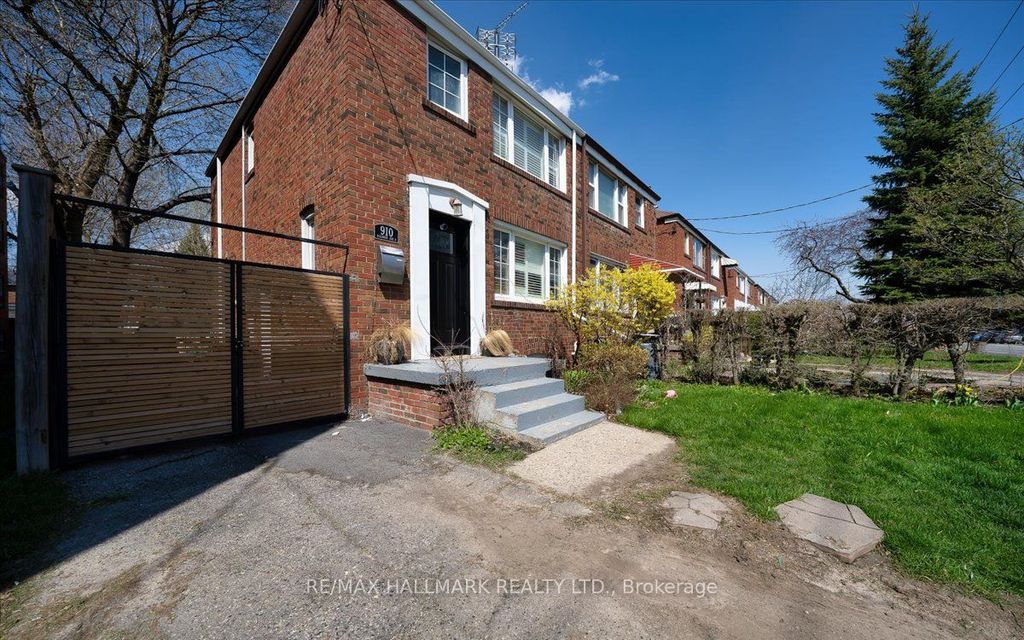 Photo of 910 Eglinton Avenue E, Toronto, ON M4G 2L3 (MLS # C13049780)