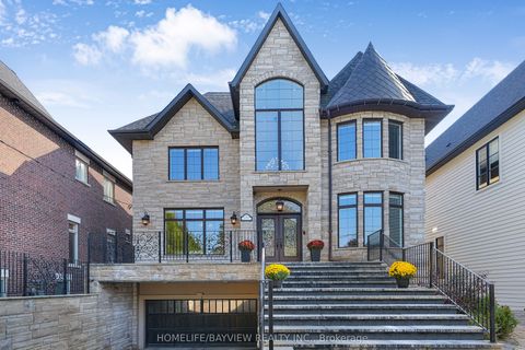 111 Hillview Road Aurora ON L4G 2M6