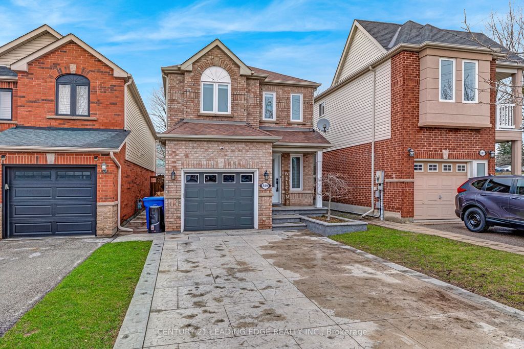 Photo of 529 Pelletier Court, Newmarket, ON L3X 2N7 (MLS # N13009668)