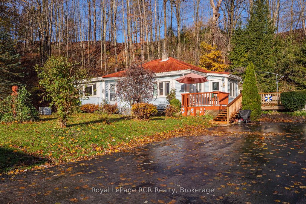 Photo of 58 2nd Street W, Owen Sound, ON N4K 0B4 (MLS # X12698354)