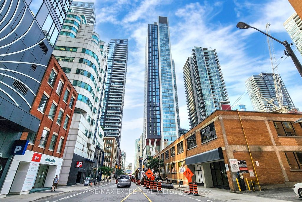 Photo of 357 King Street W #4103, Toronto, ON M5V 0S7 (MLS # C12407921)