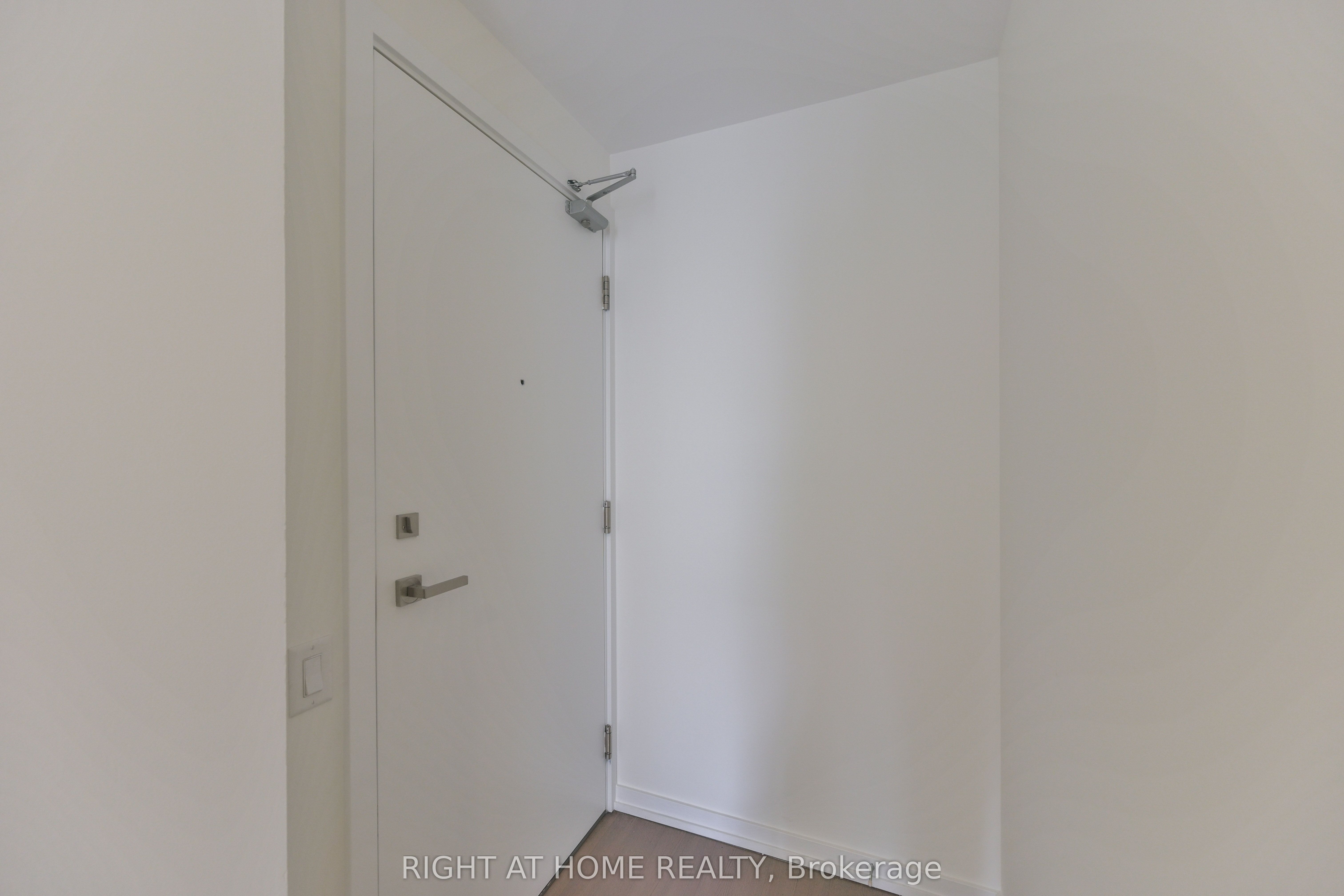 101 Peter Street W 3903