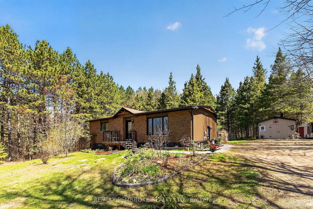 Photo of 1346 Station Hill Road, Laurentian Valley, ON K8A 6W7 (MLS # X13139290)