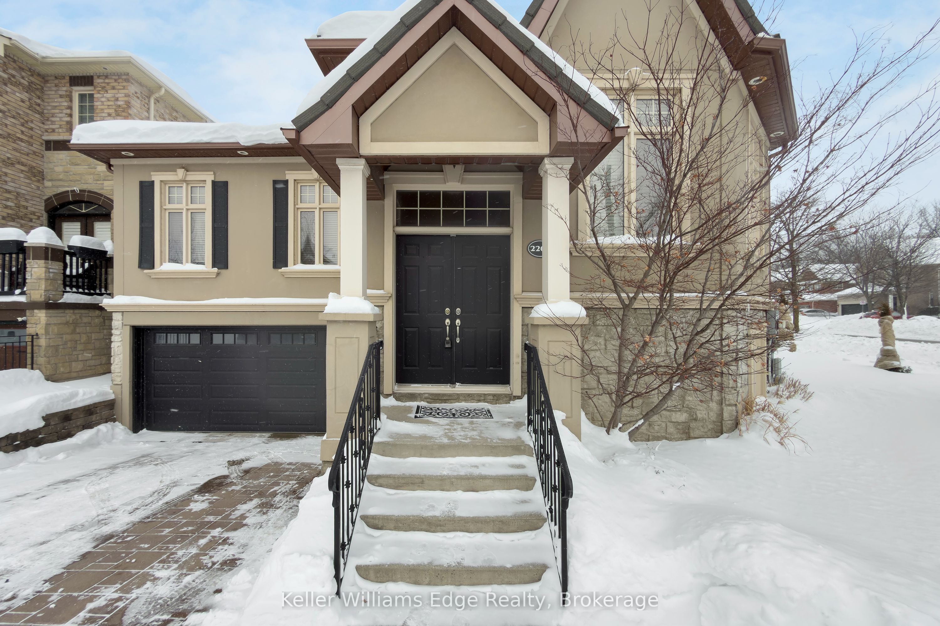 2201 Blackbird Court